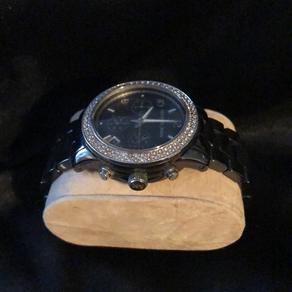 Ladies Designer watch - Picture 2 of 4